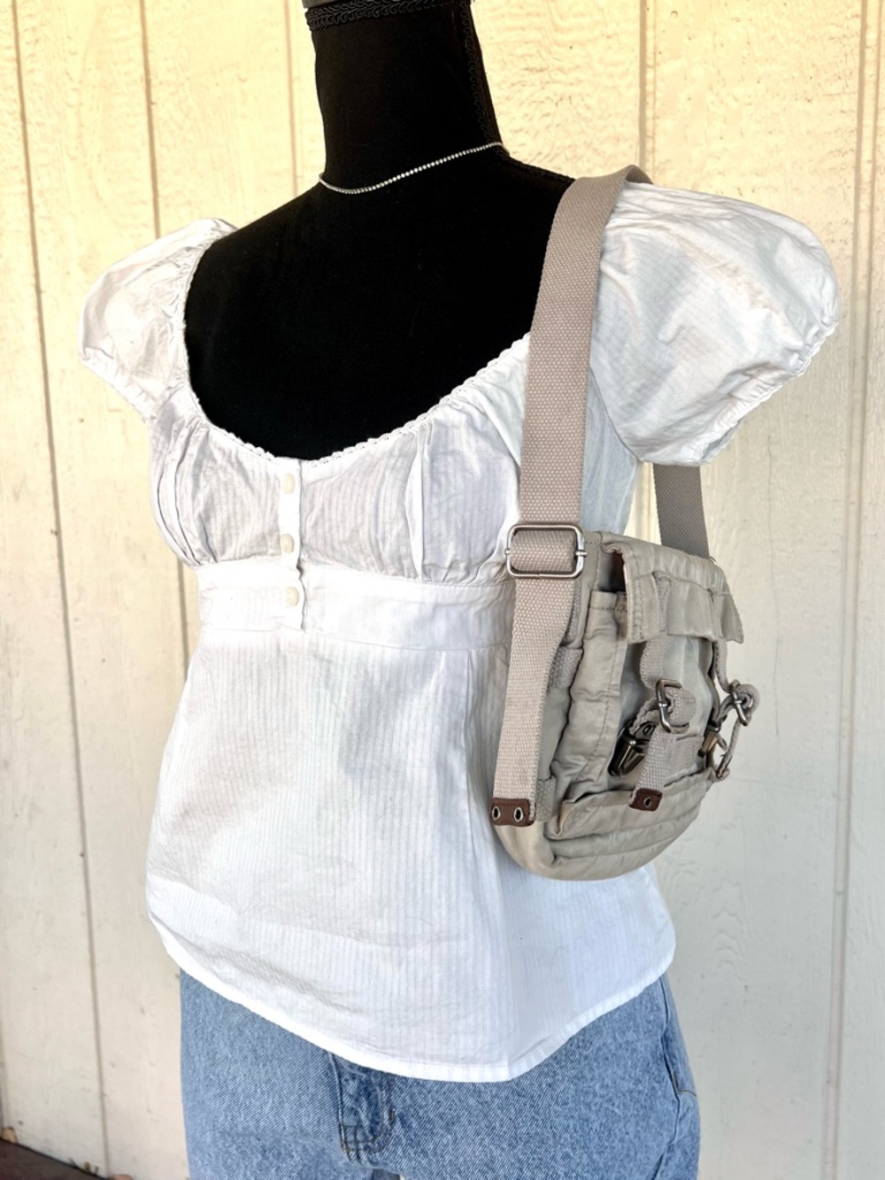 Brandy Melville John Galt White Puff Sleeve Babydoll Top One Size - Picture 2 of 5